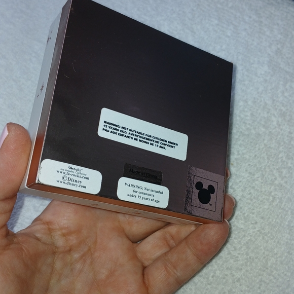 NWT Bowtiful Minnie mouse earrings - Picture 4 of 4